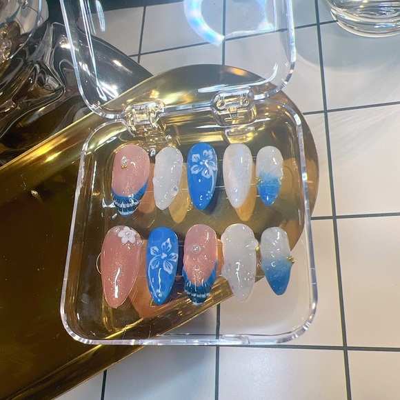 Accessories - Handmade presson nails